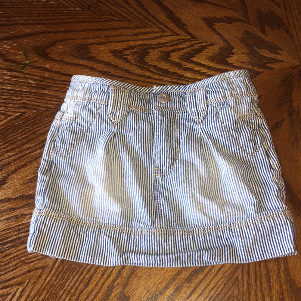 Girl’s denim striped jean skirt.